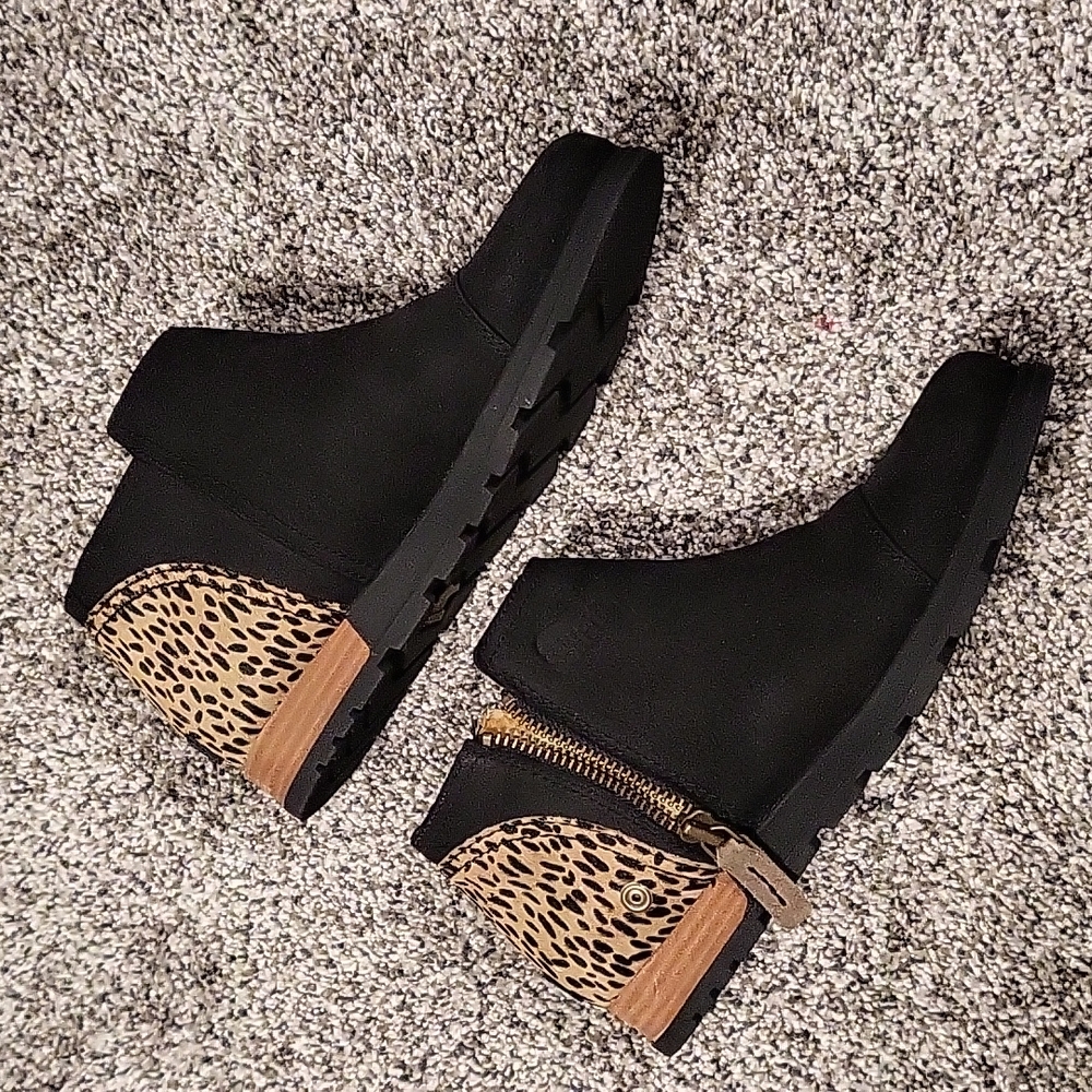 Sorel Cheetah Booties